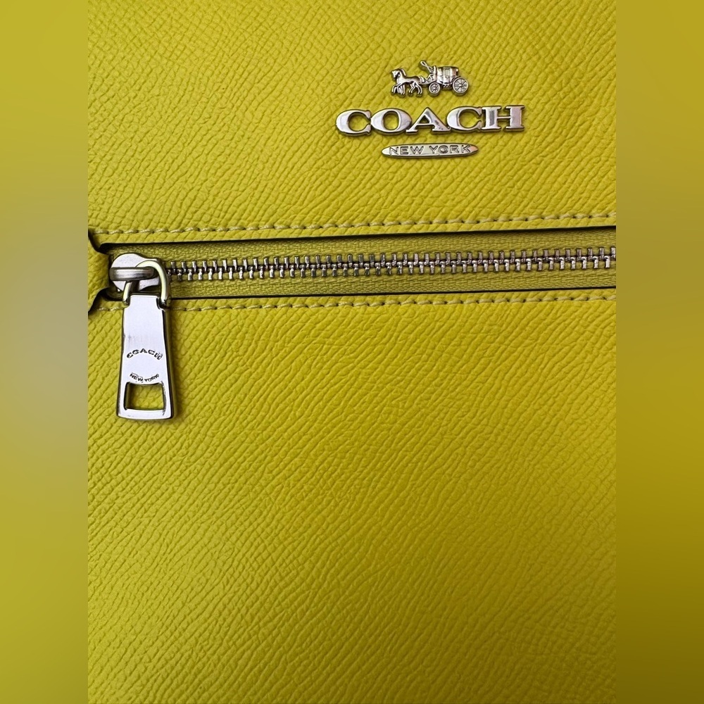 👜🆕👜 Coach Mini Rowan File Bag Crossbody Purse in Bright Yellow Leather - Picture 4 of 10